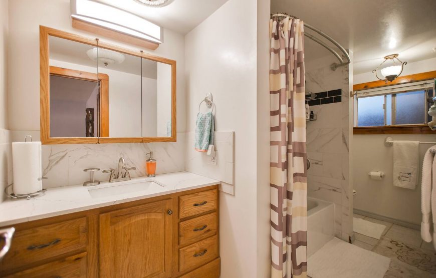 Two Bedroom Apartment 2 Bathroom | Downtown Alameda